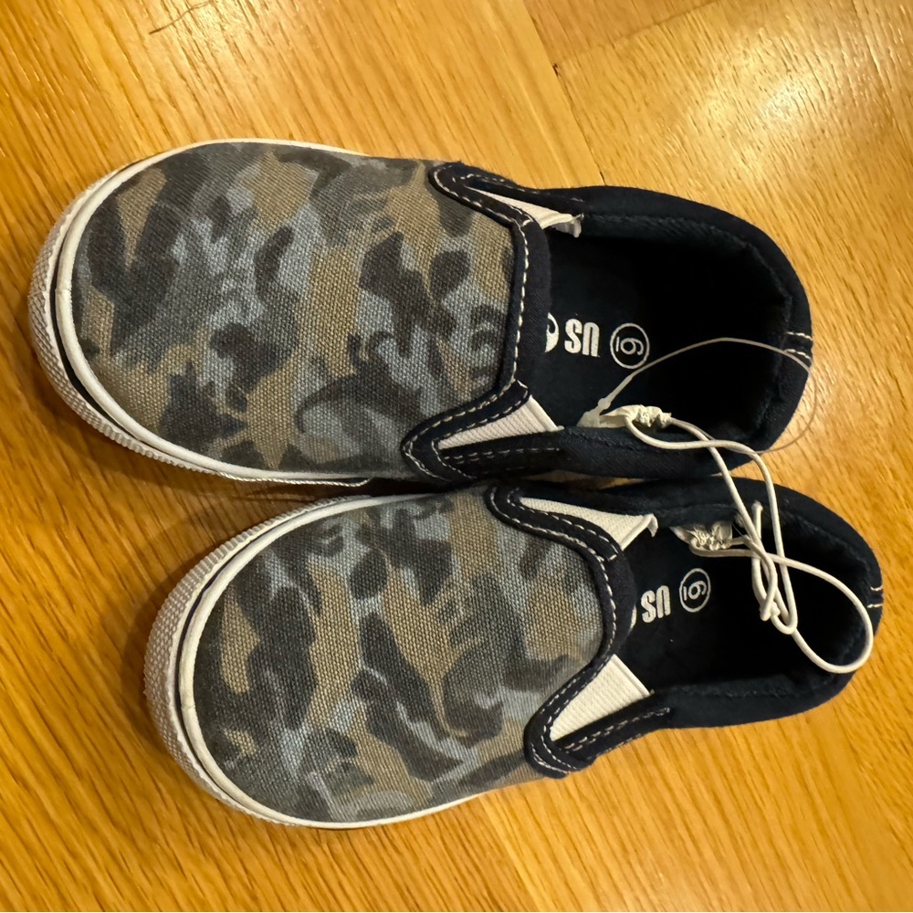 US SPORTS brand Kids Camouflage Slip-On Sneakers size 6.